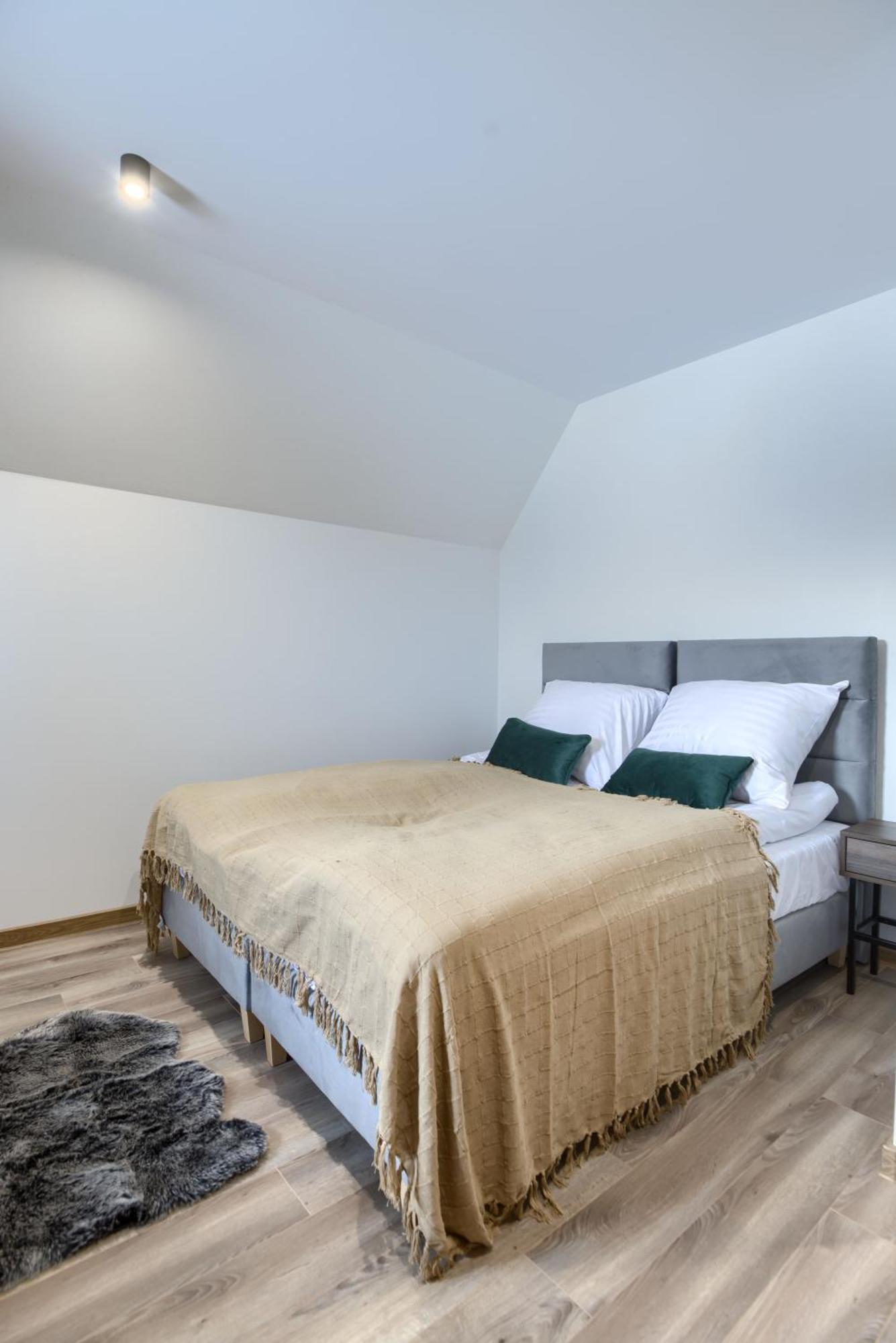 Hill House Apartamenty Bialka Tatrzanska Rum bild